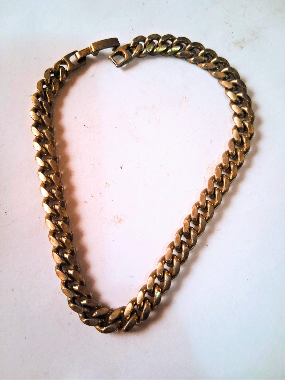 Vintage Unbranded 9” Heavy Gold Tone Curb Bracelet - Minor Clasp Wear